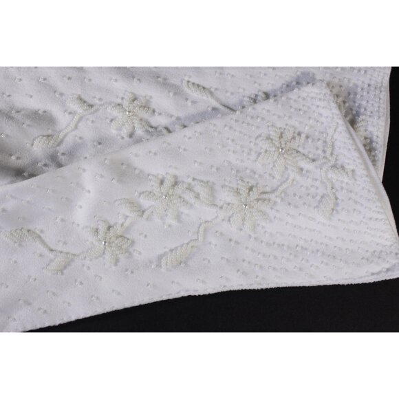 Long white felt beaded gloves size 6.5 - 7, vintage wedding bridal gloves 1950s - Picture 4 of 10